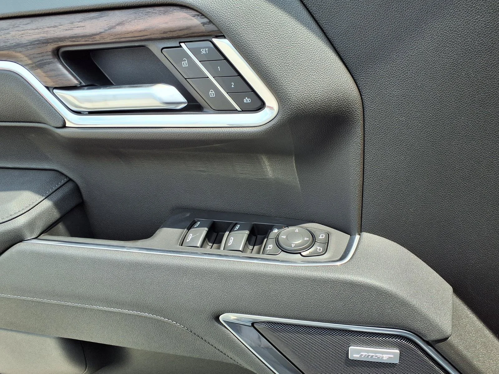 2026 GMC Sierra 1500 SLT - Photo 14