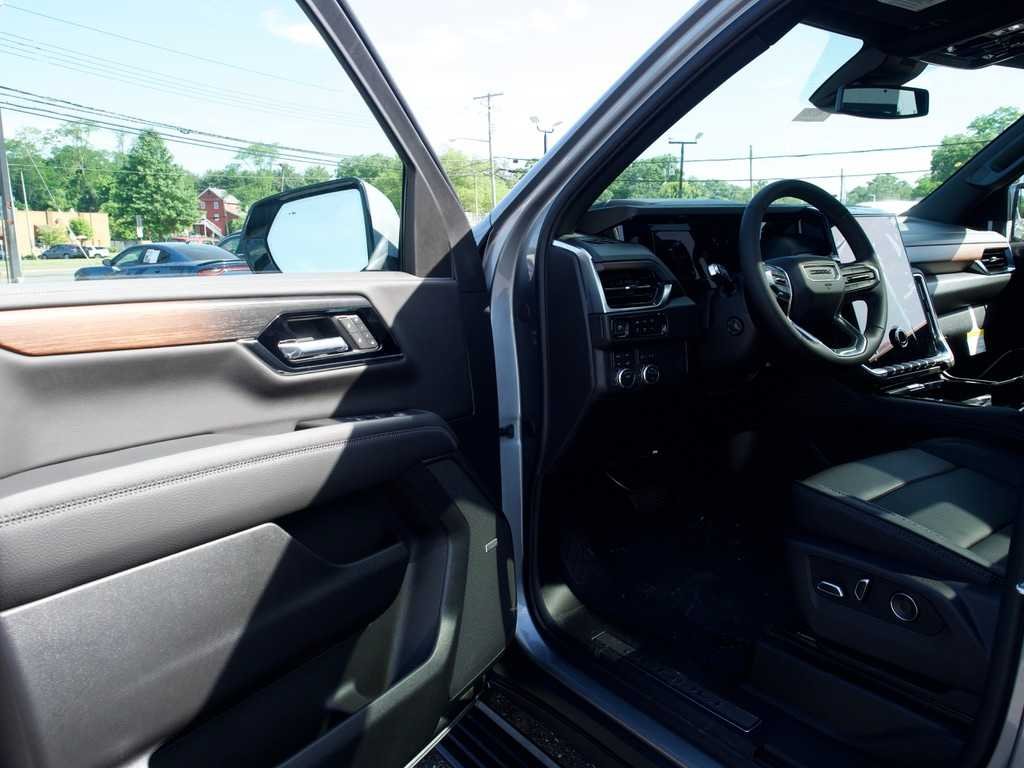 2026 GMC Yukon XL Denali - Photo 9