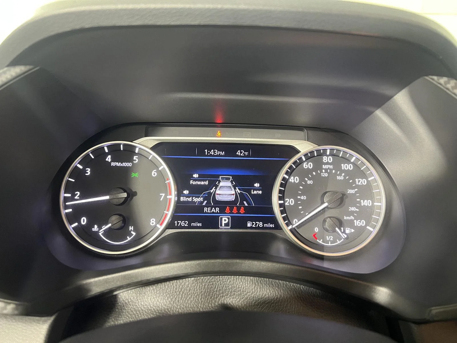 Used 2024 Rosewood Metallic Nissan SV image 14
