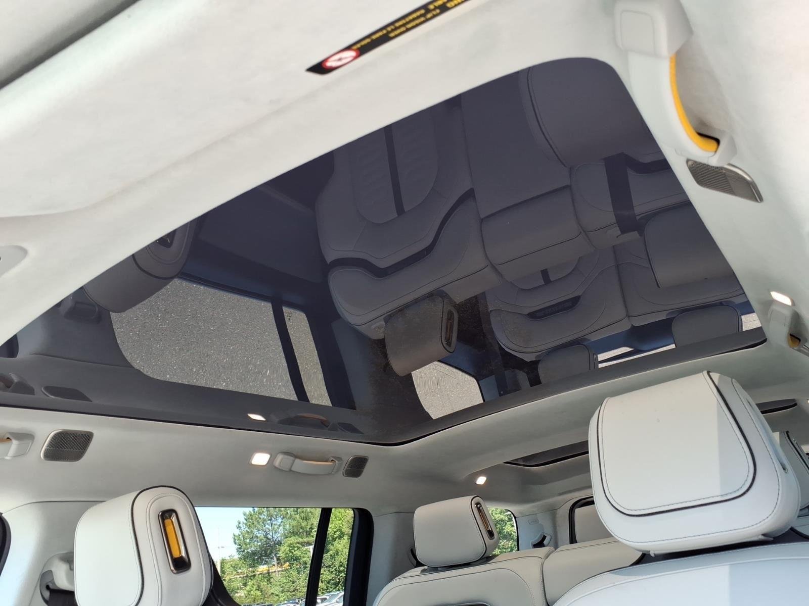 Used 2024  Rivian Adventure image 7