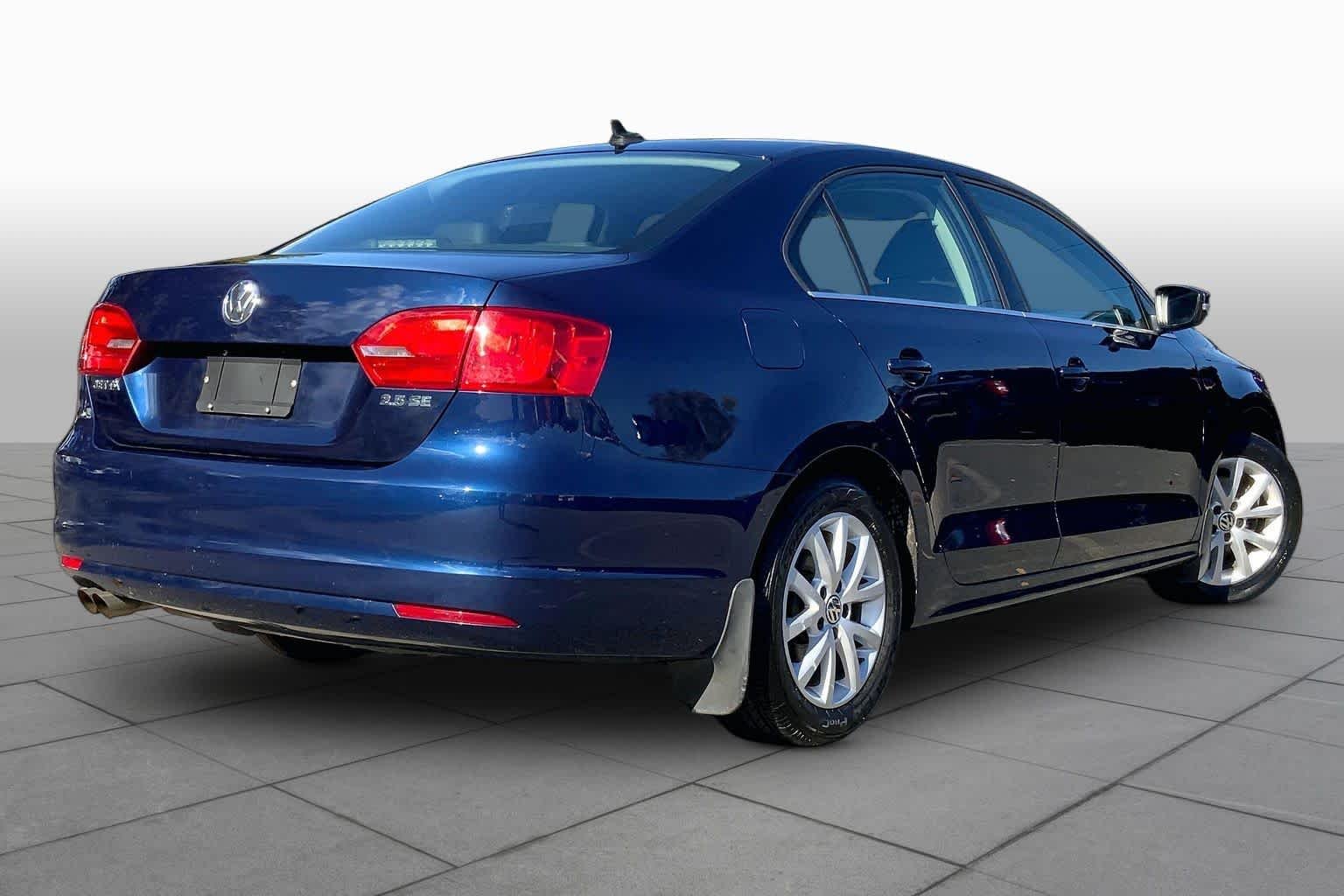 Used 2013 Tempest Blue Metallic Volkswagen SE image 13