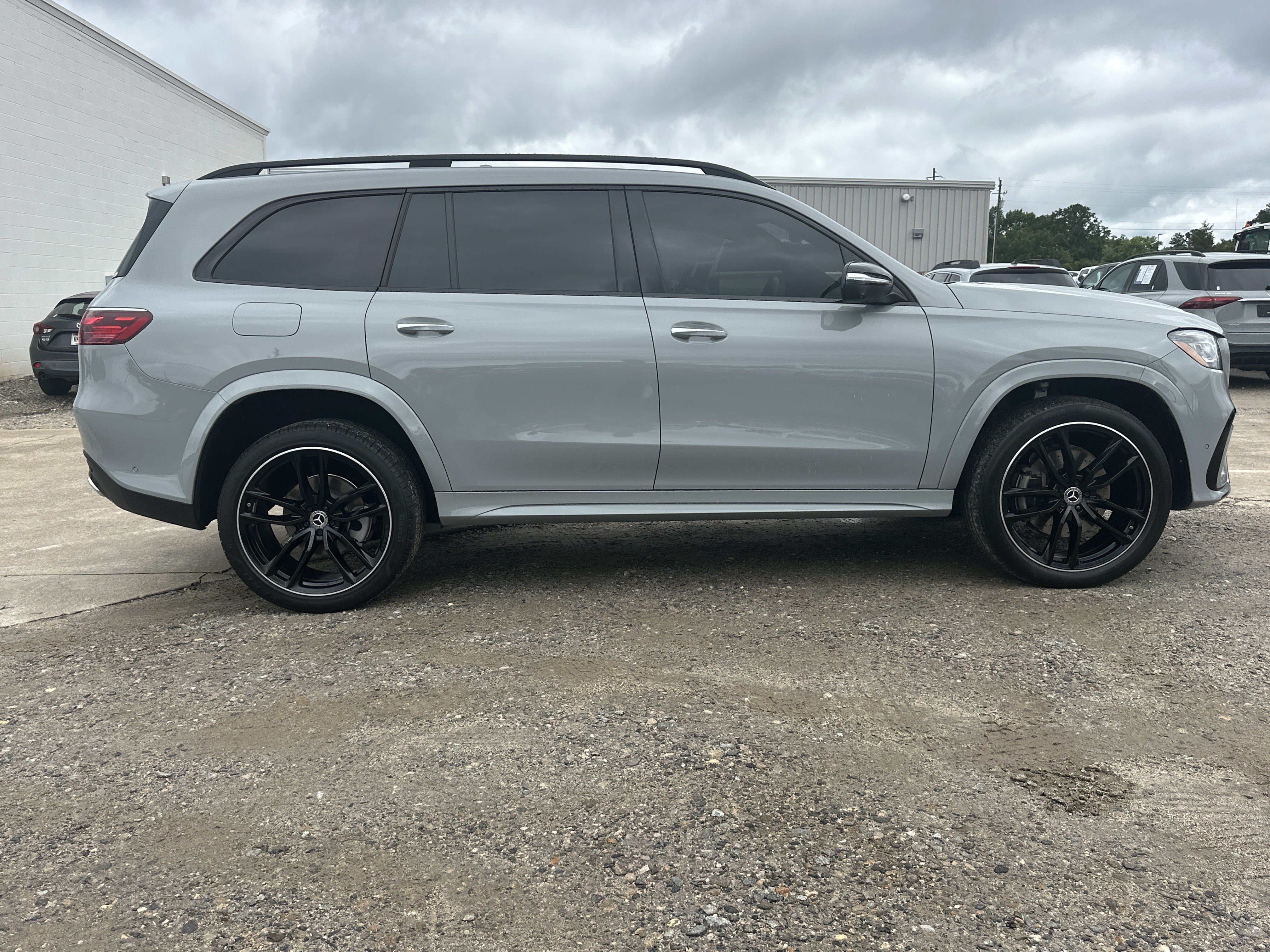 Used 2025 Gray Mercedes-Benz GLS 450 image 4