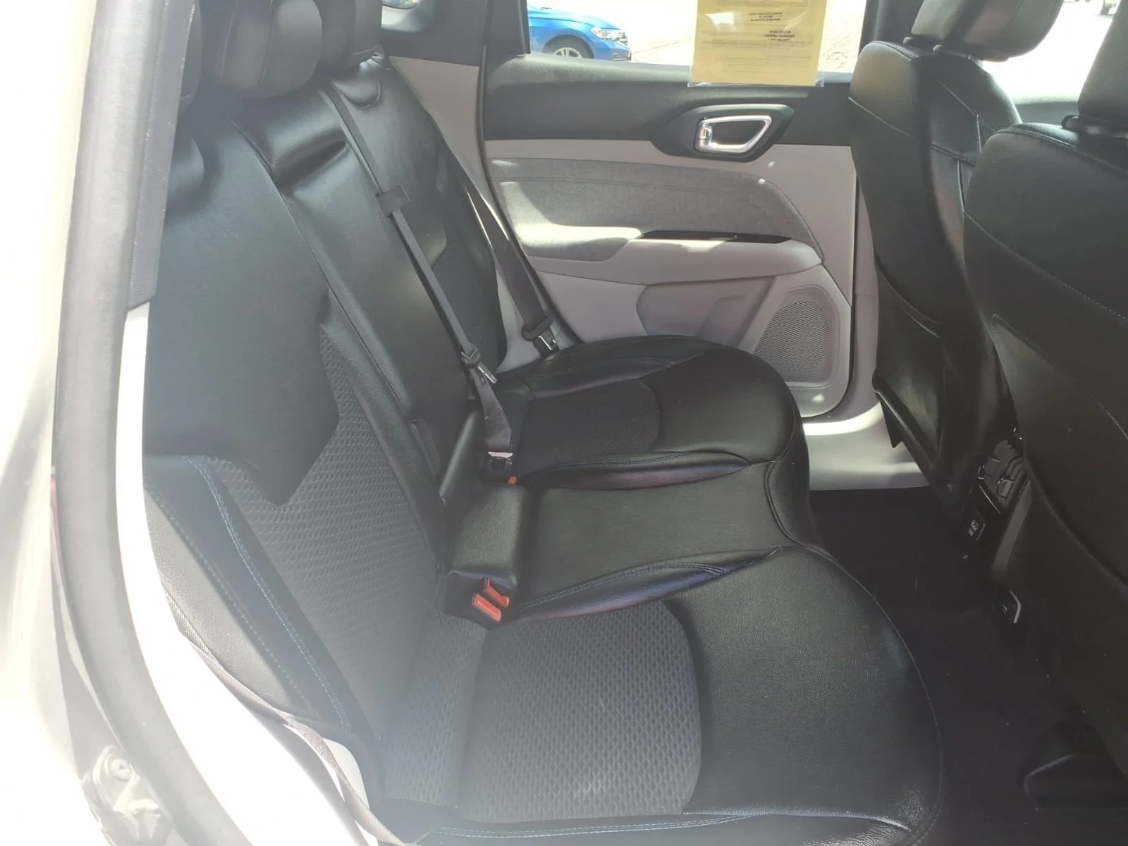 Used 2024 Gray Clearcoat Jeep Latitude image 17