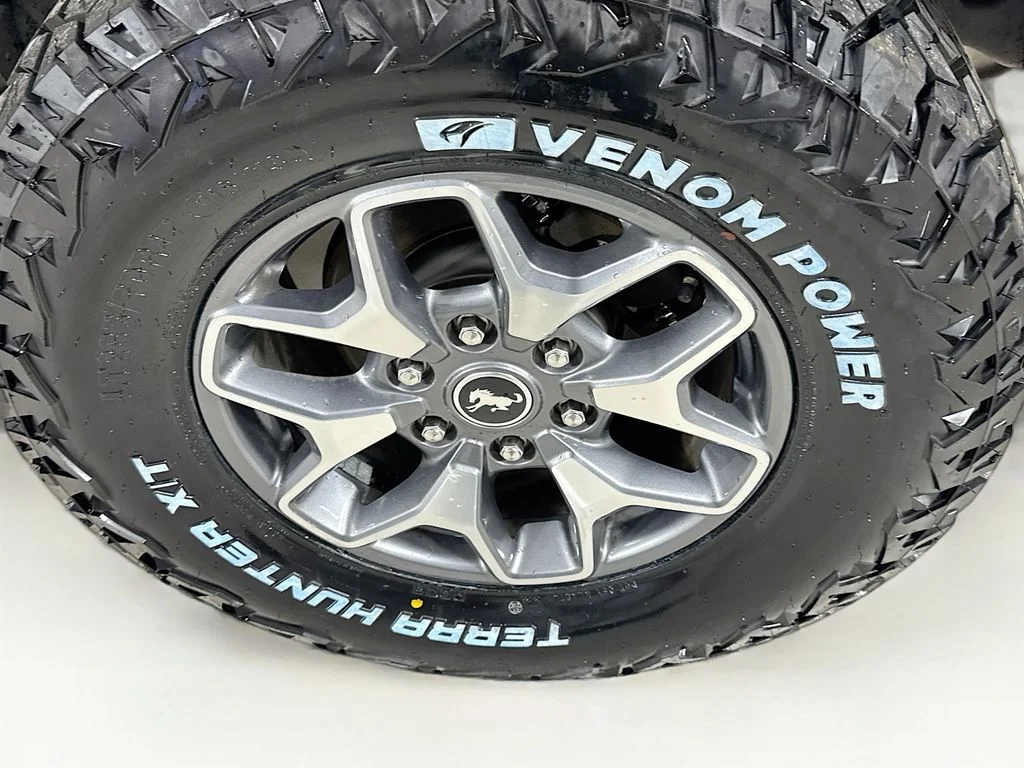 Used 2022 Gray Ford Badlands image 31