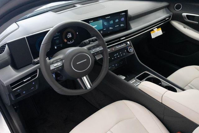 New 2026 Silver Hyundai SEL Sport image 9