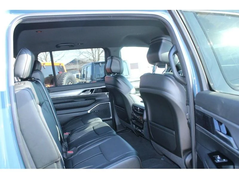 New 2026 Steel Blue Exterior Paint Jeep Limited Altitude image 4
