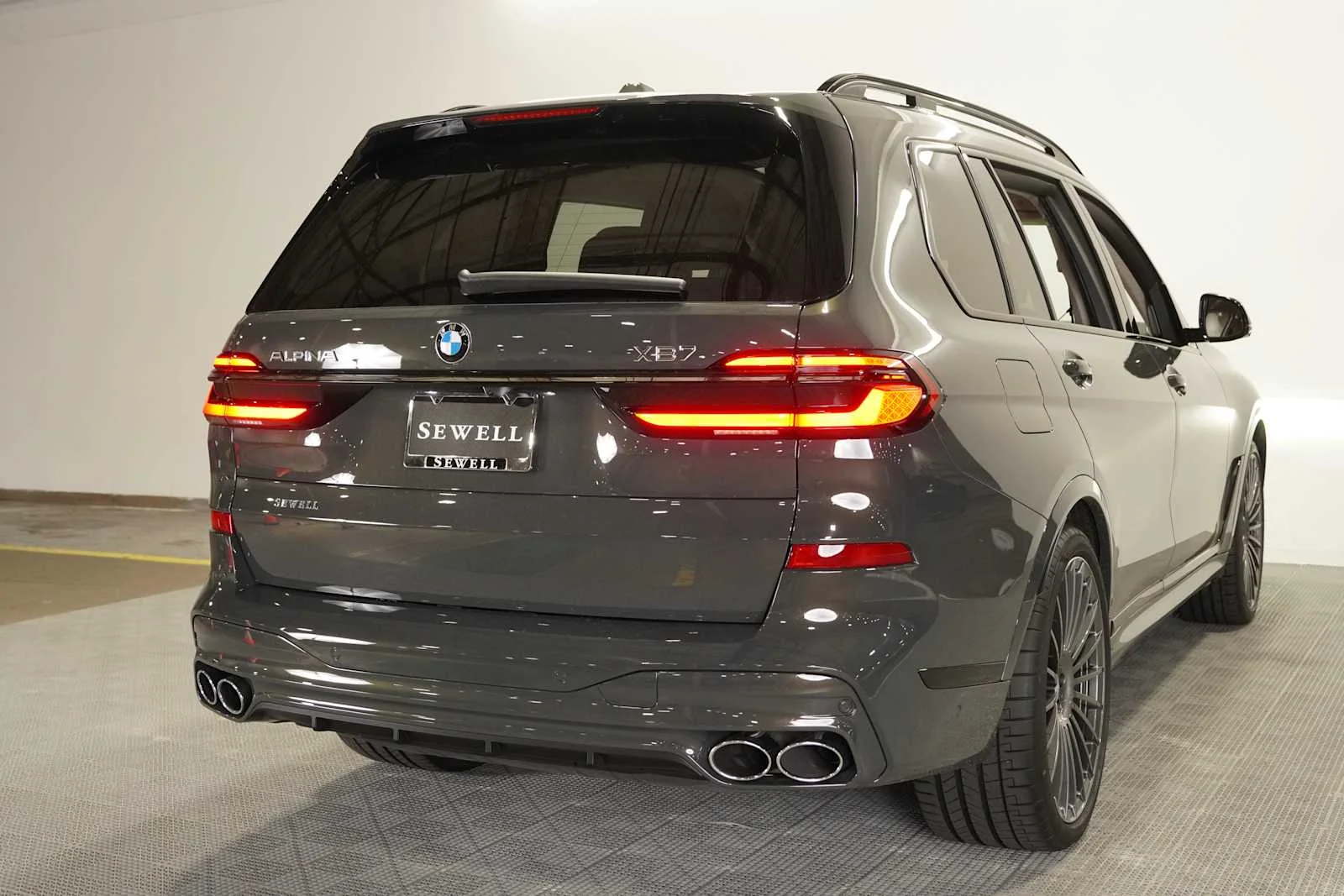 Used 2026 Dravit Grey Metallic BMW ALPINA XB7 image 4