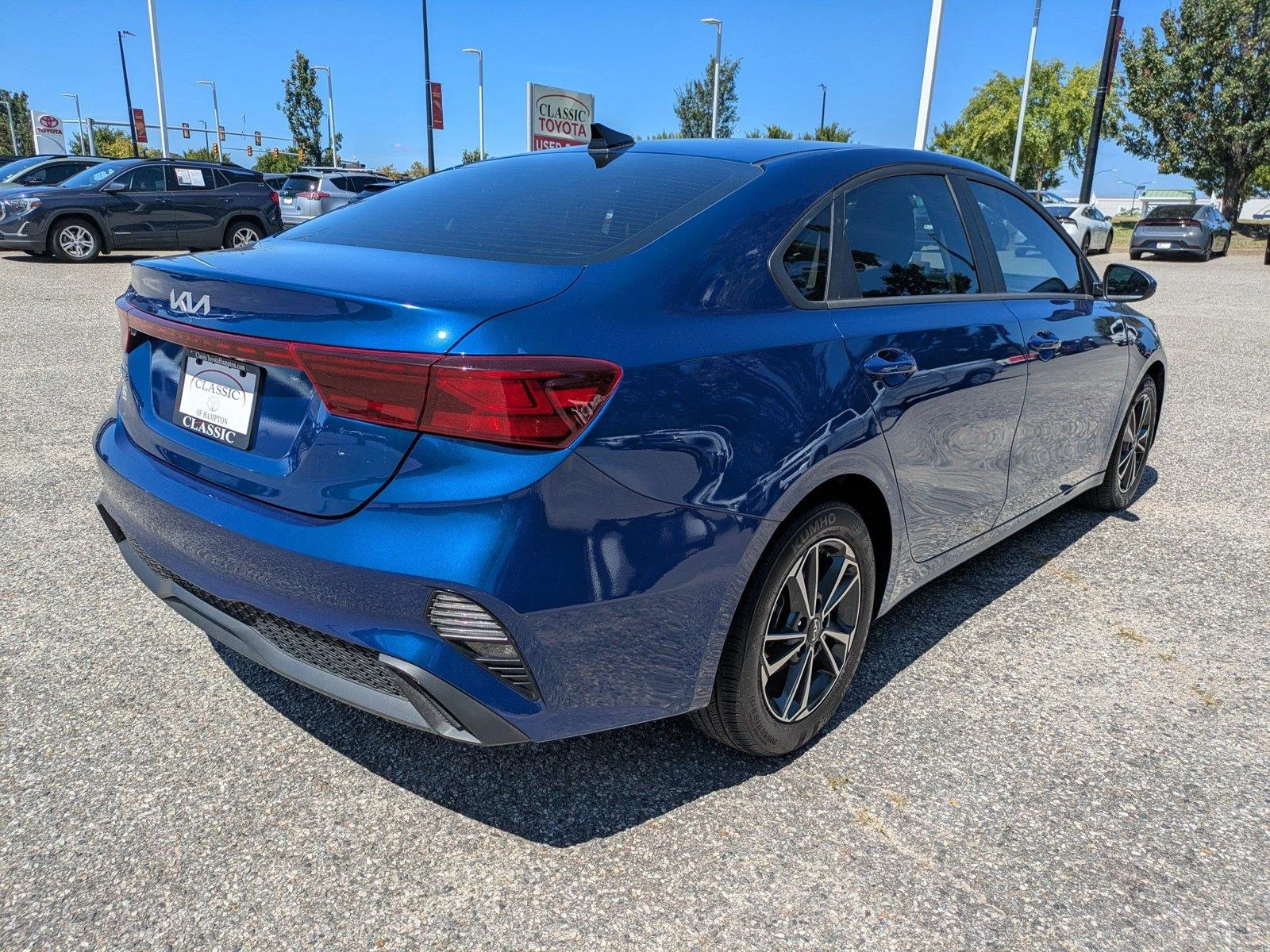 Used 2024 Deep Sea Blue Kia LXS image 4