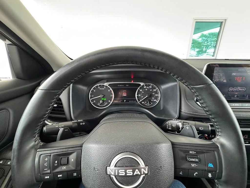 Used 2025 Gray Nissan SV image 31