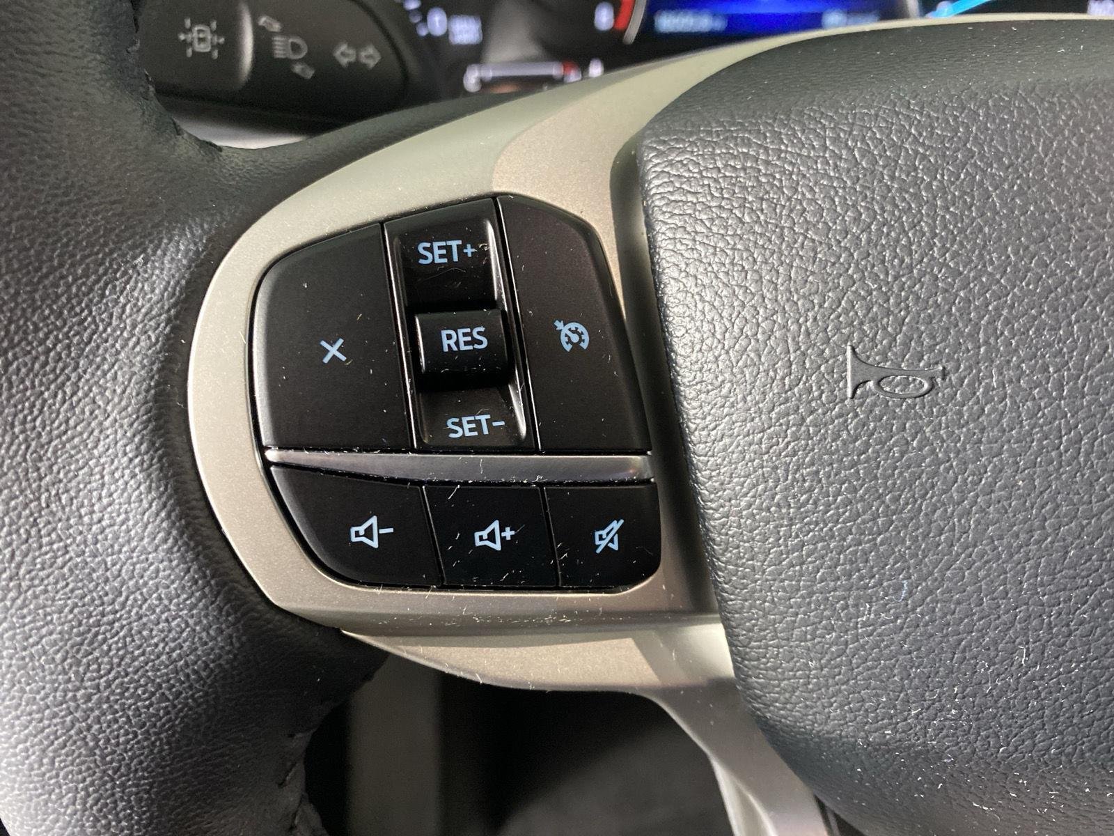Used 2023 Black Metallic Ford XLT image 22