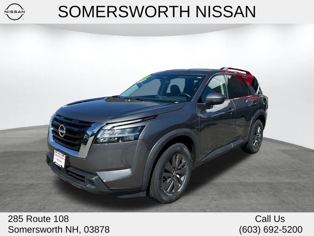 2022 Nissan Pathfinder SV