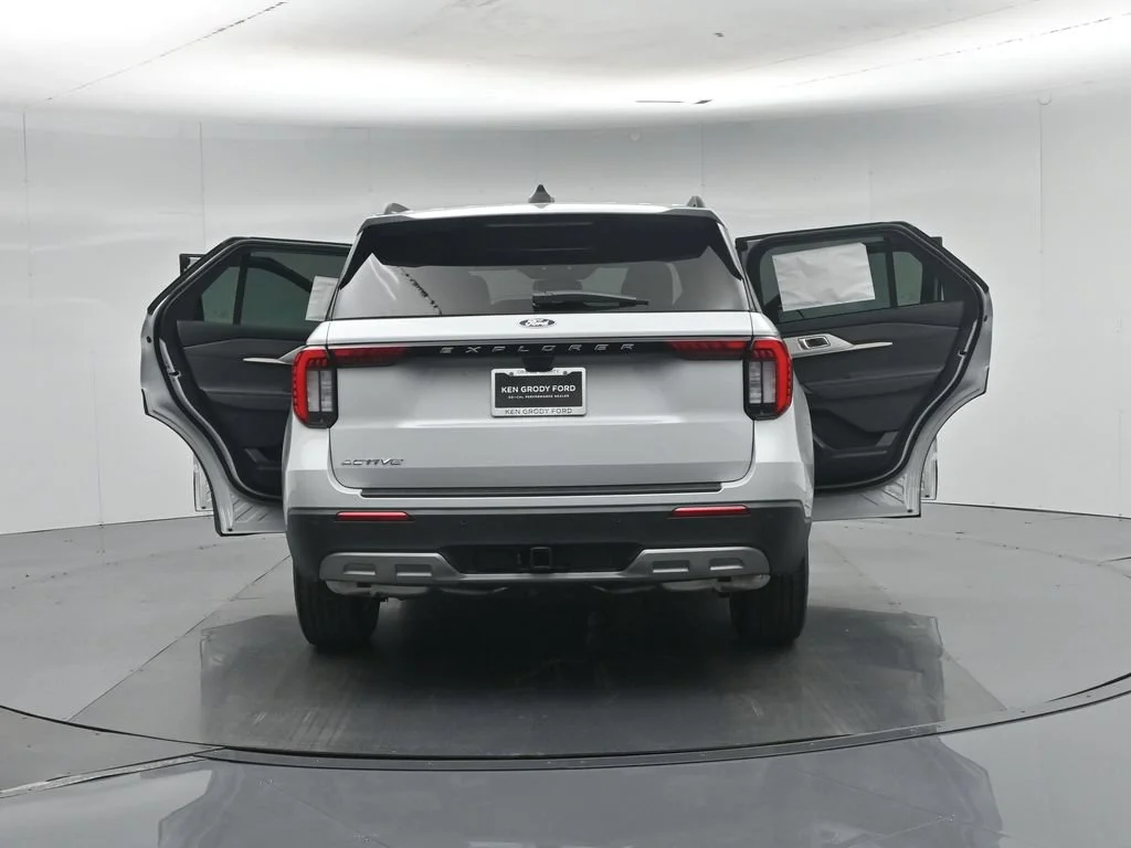 New 2027 Avalanche Gray Ford Active image 32