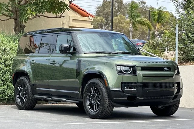 New 2026 Woolstone Green Land Rover X-Dynamic SE image 7