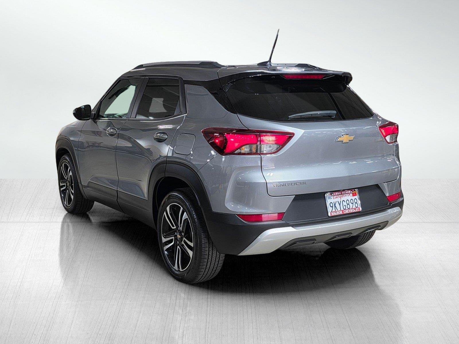 Used 2023 Sterling Gray Metallic Chevrolet LT image 5