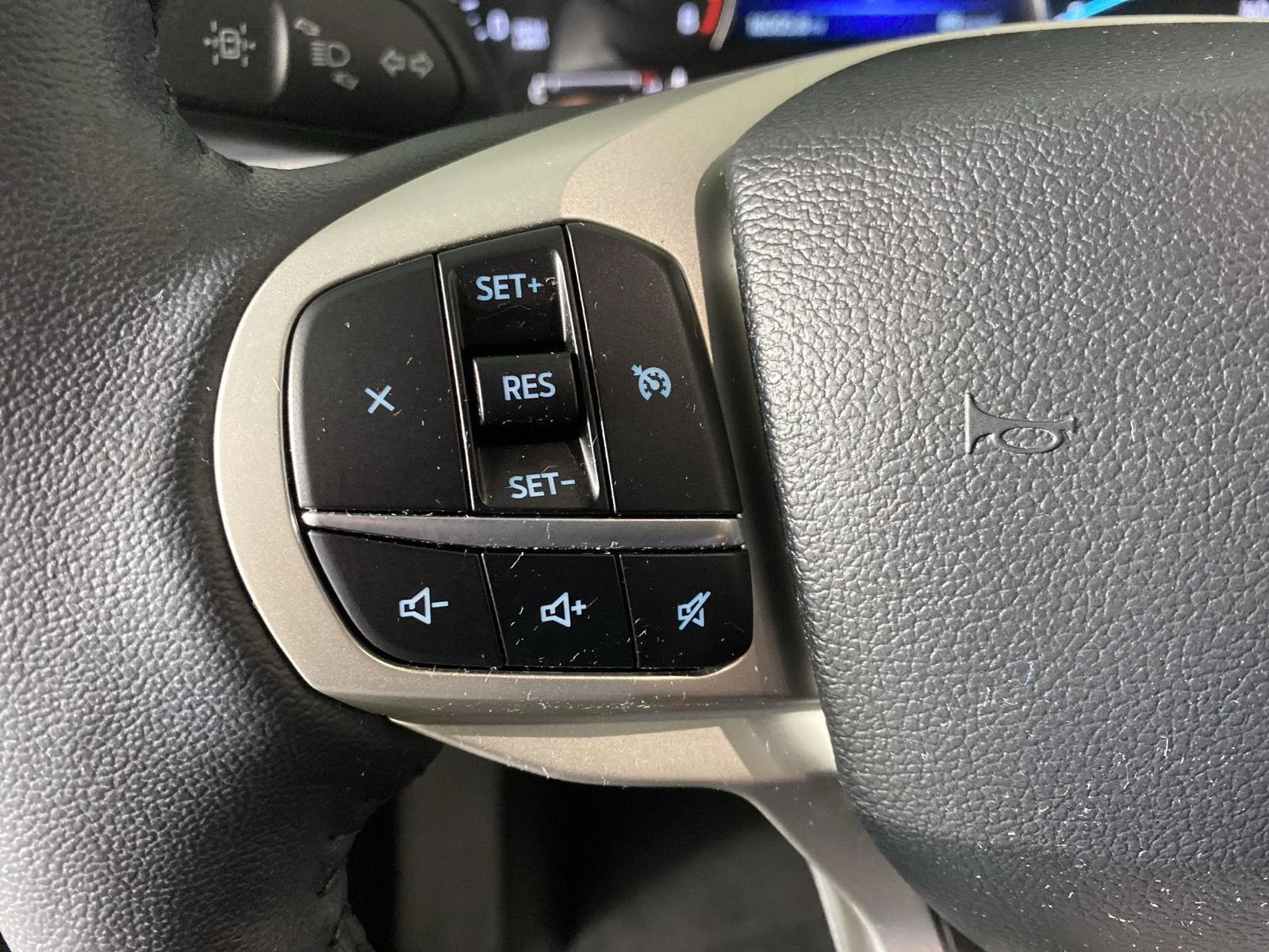Used 2023 Black Metallic Ford XLT image 22