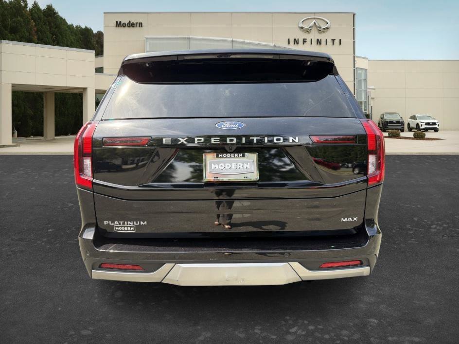 Used 2025 Black Metallic Ford Platinum image 25