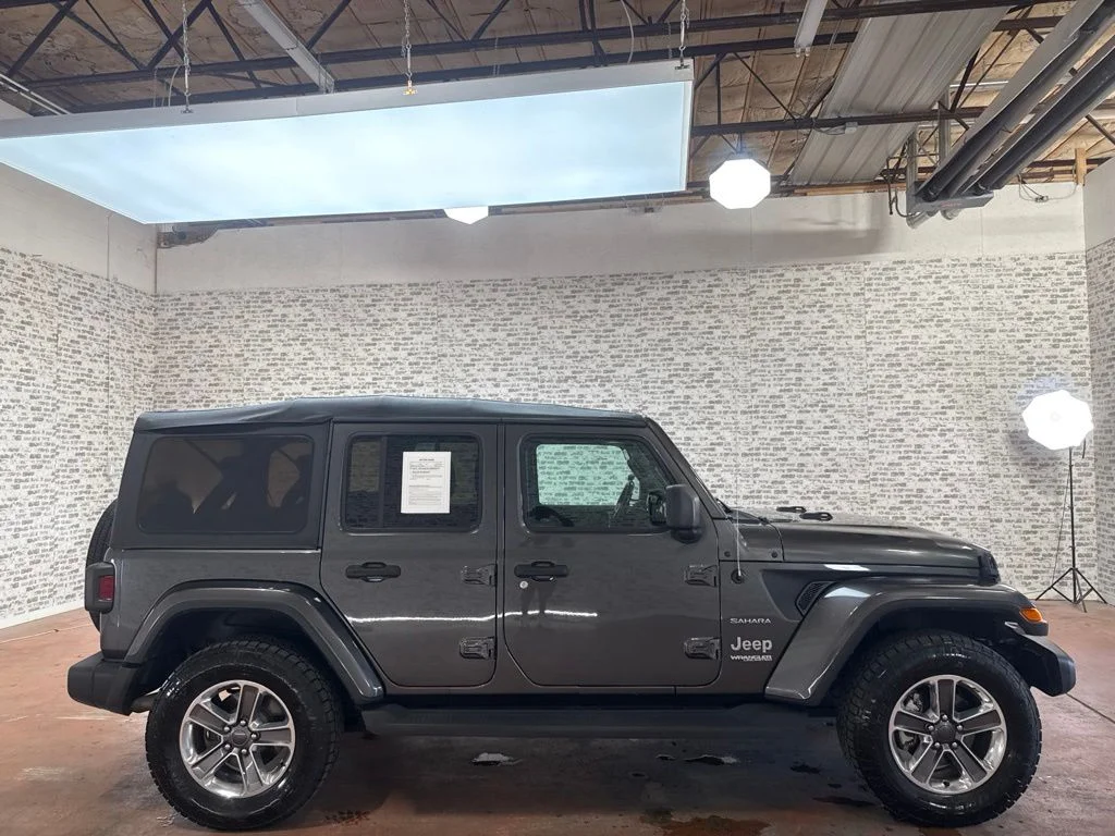 Used 2020 Granite Crystal Metallic Clearcoat Jeep Unlimited Sahara image 8