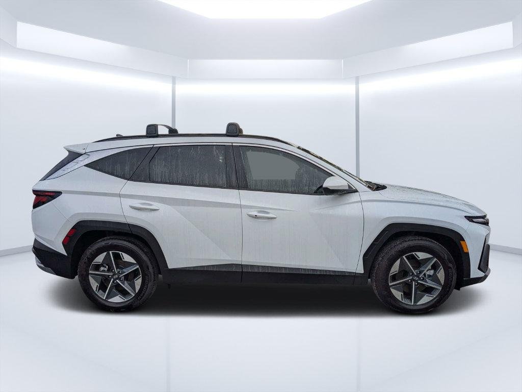 New 2026 White Hyundai SEL FWD image 2