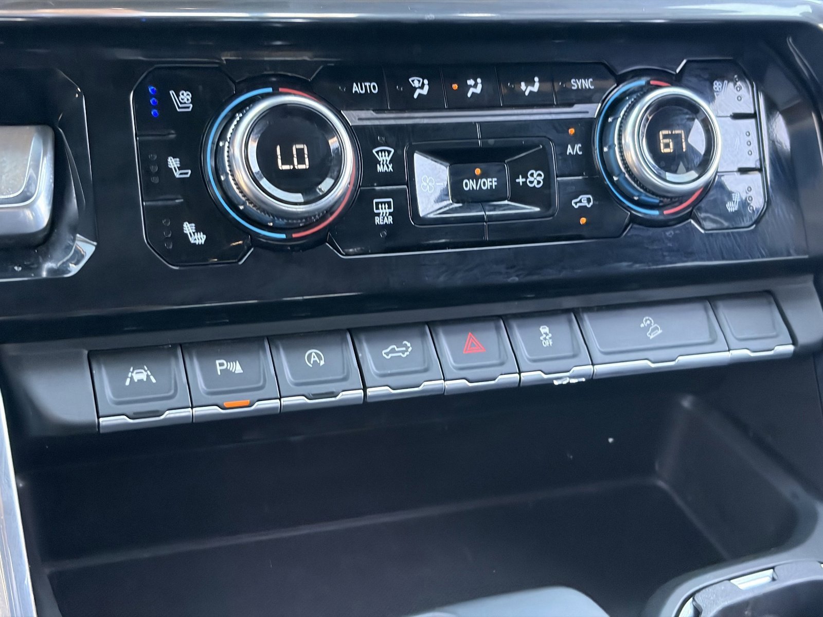 Used 2025 Sterling Metallic GMC Denali image 19