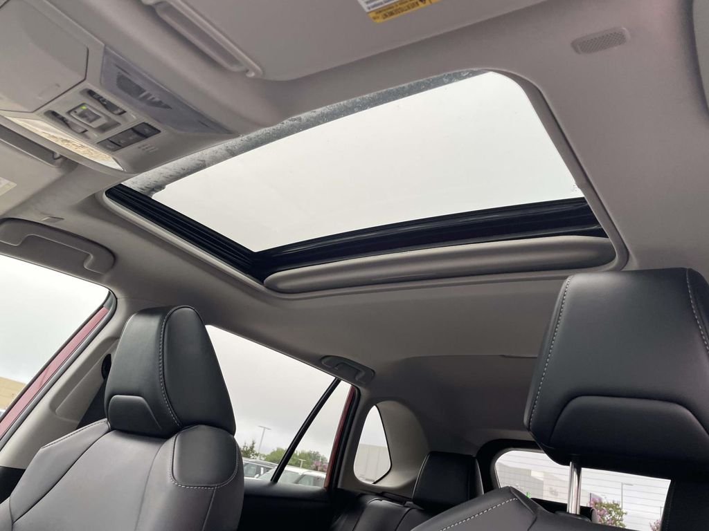 2025 Toyota RAV4 XLE Premium - Photo 9