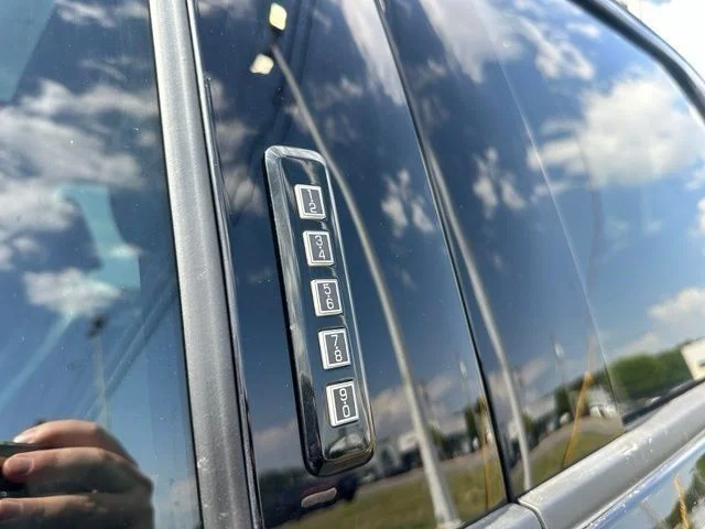 Used 2022 Black Ford Lariat image 9