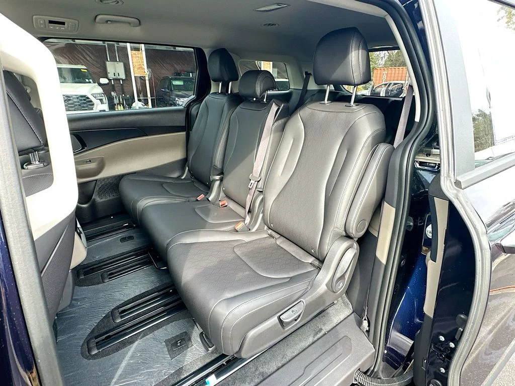New 2026 Deep Chroma Blue Kia LXS image 22