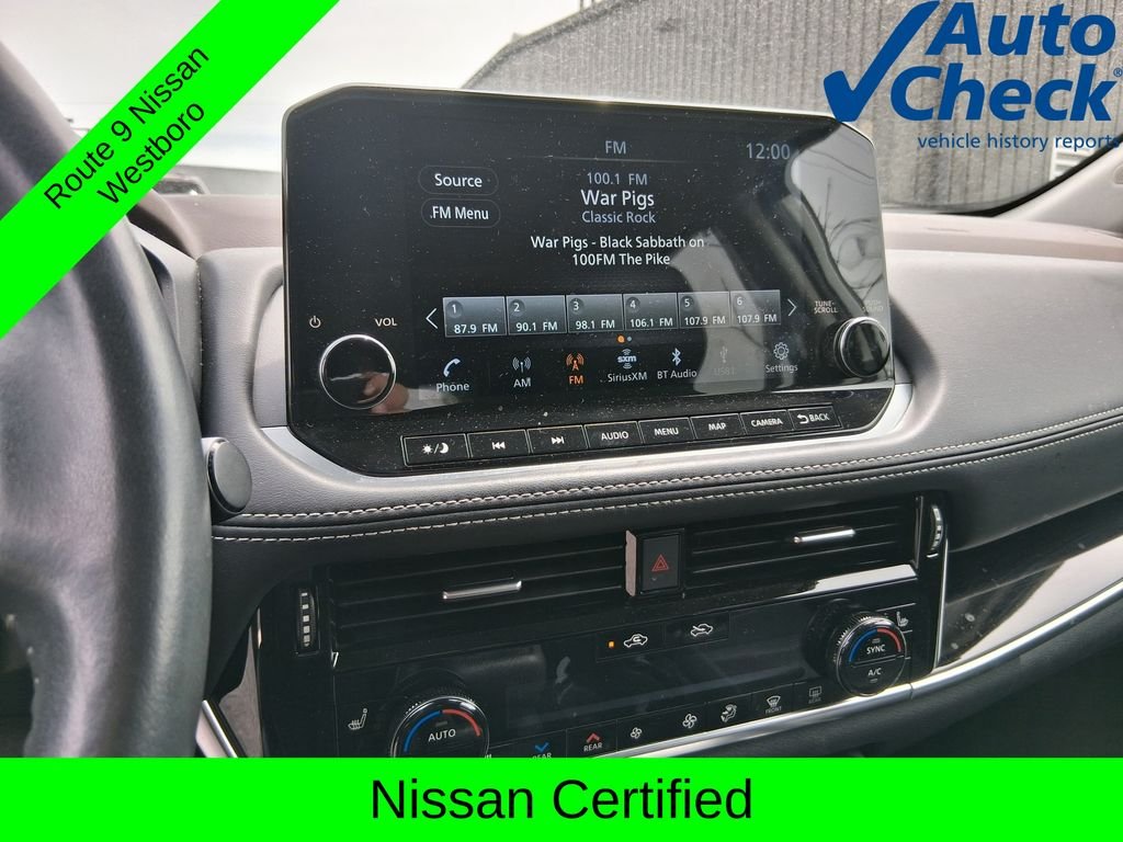 Used 2023 White Nissan SL image 18