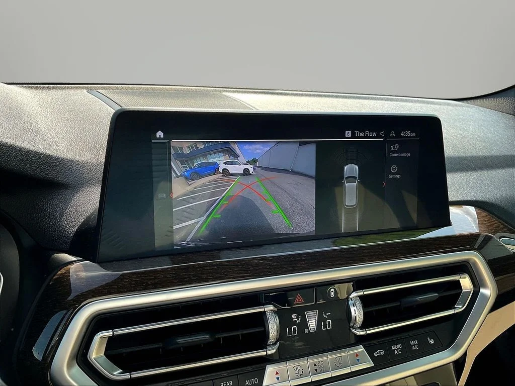Used 2022 Dark Graphite BMW xDrive30i image 16