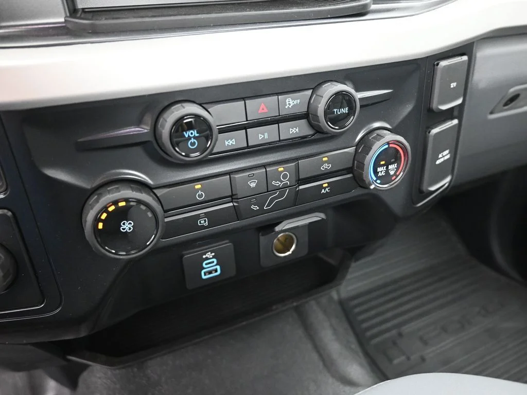 New 2025 Oxford White Ford XL image 13