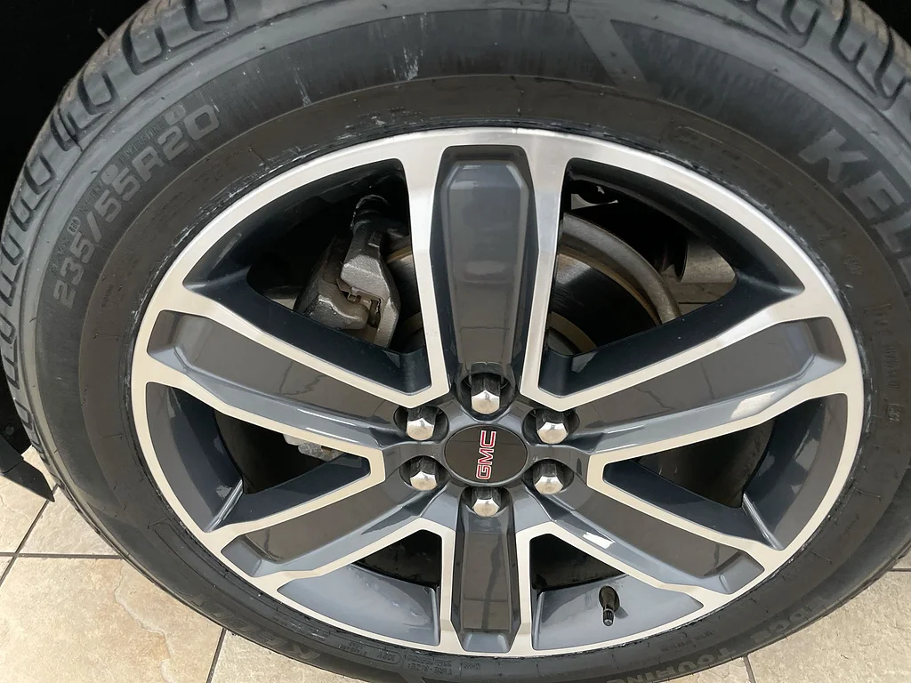 Used 2020 Ebony Twilight Metallic GMC SLT image 34