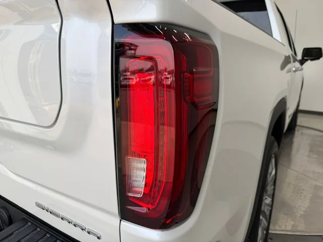 Used 2025 White Frost Tricoat GMC Denali image 33
