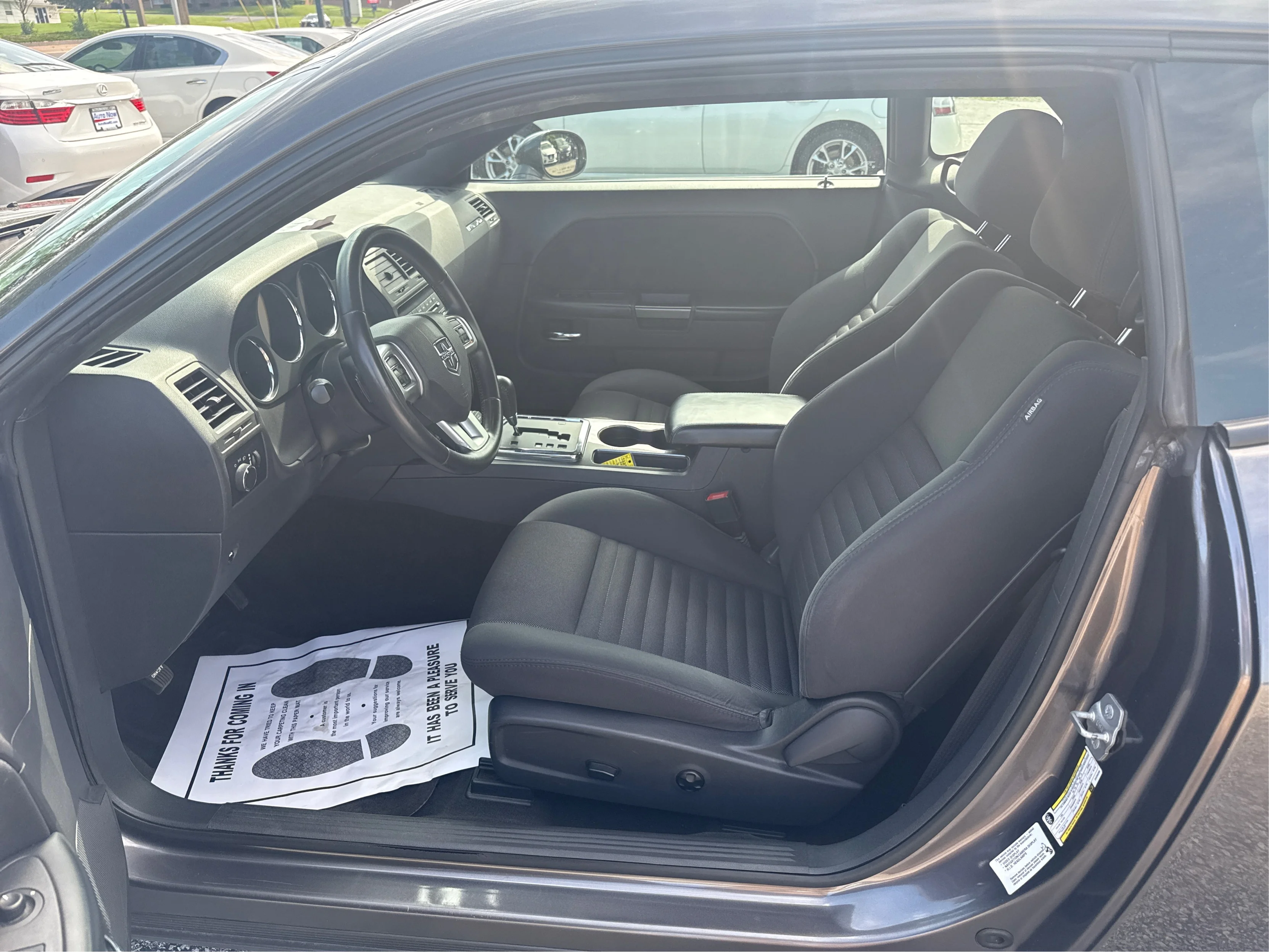 Used 2014 Gray Dodge SXT image 9