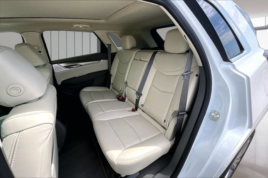 New 2026 Crystal White Tricoat Cadillac Premium Luxury image 10