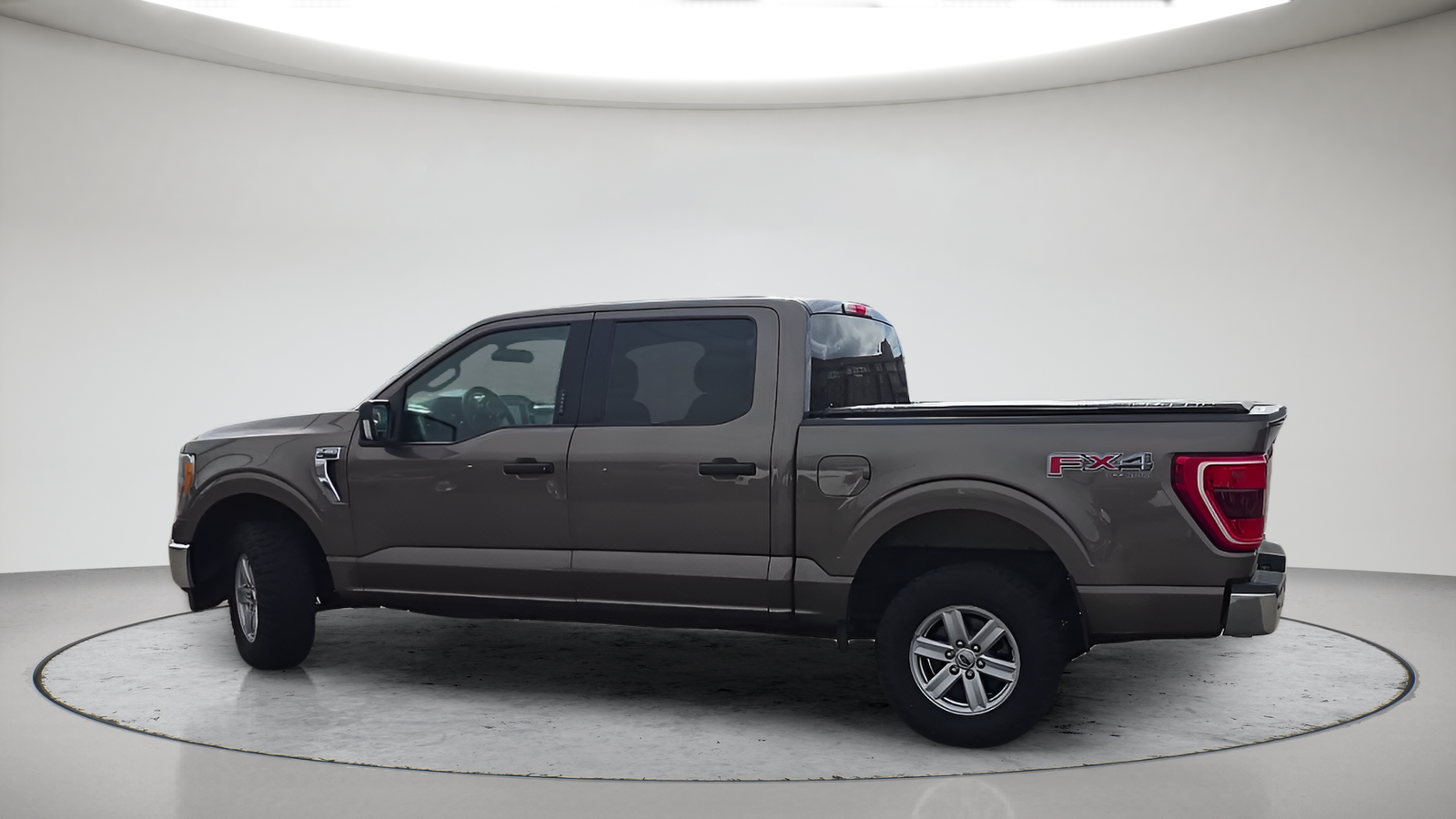 Used 2021 Stone Gray Metallic Ford XLT image 10