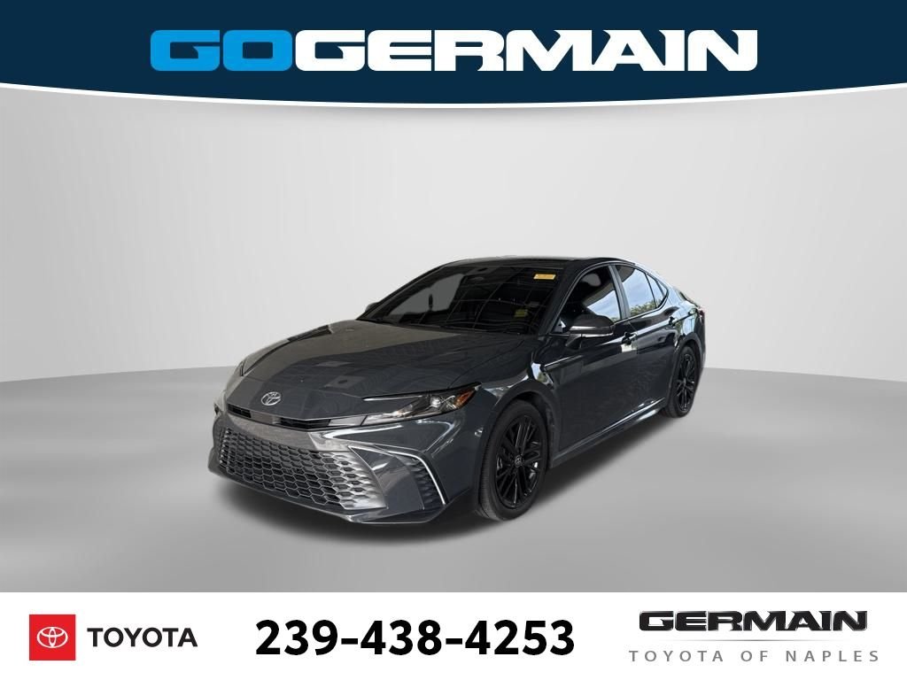 2025 Toyota Camry SE Hybrid's photo