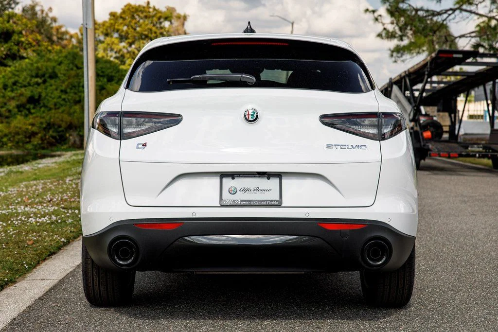 New 2025 White Alfa Romeo Base image 4