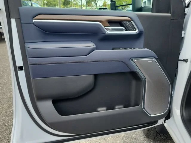 2025 Chevrolet Silverado 2500HD High Country - Photo 20