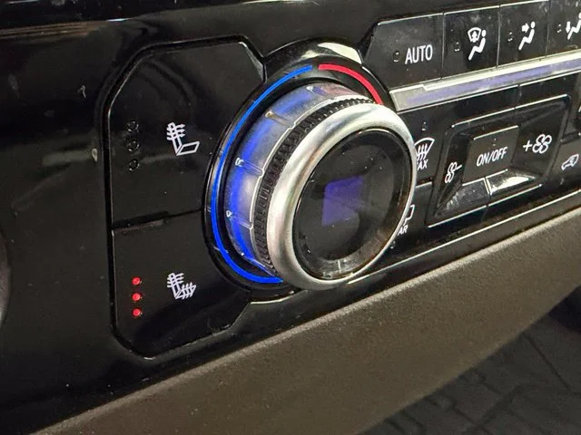 Used 2024  GMC SLE image 35