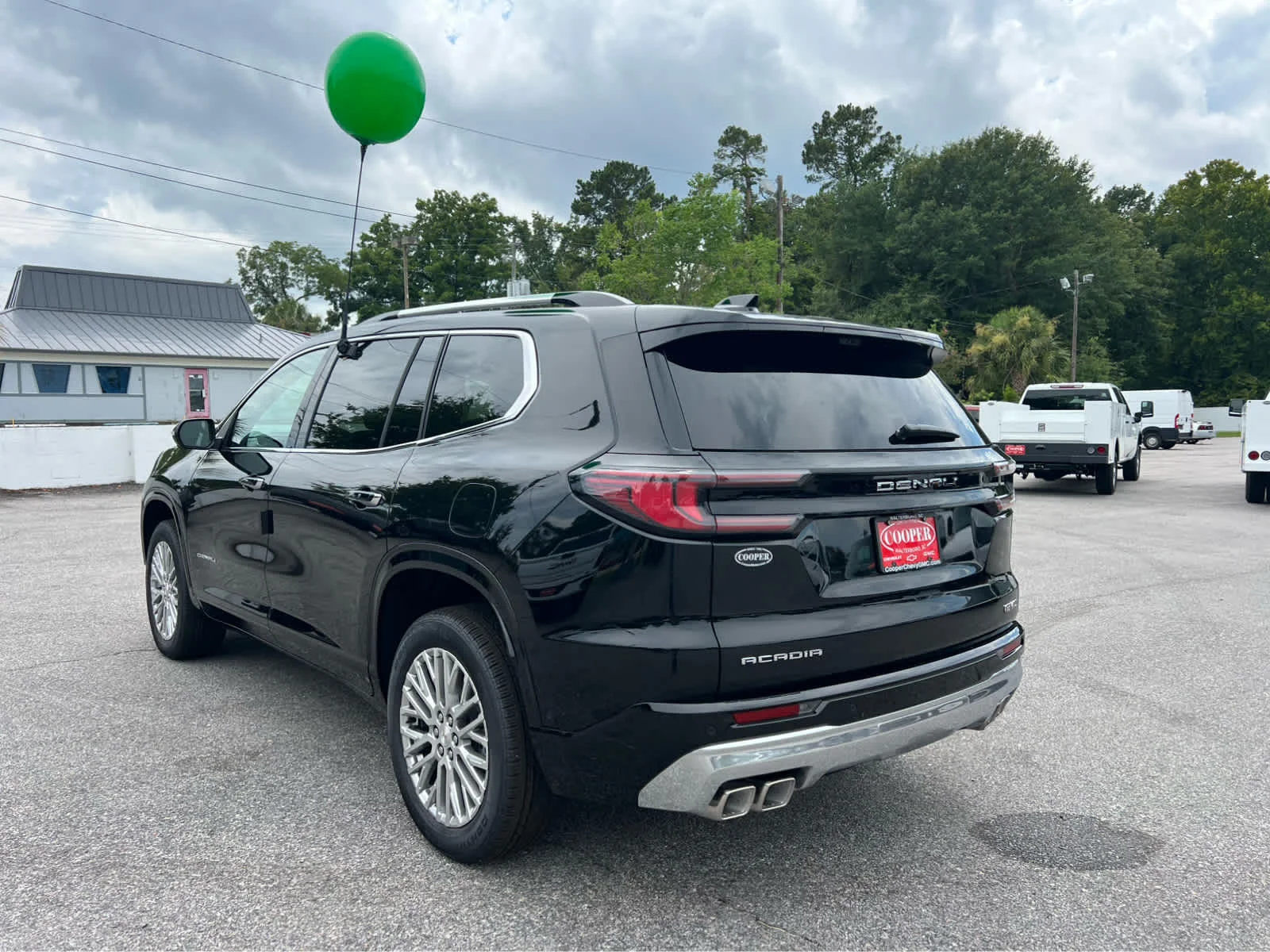2026 GMC Acadia Denali - Photo 4