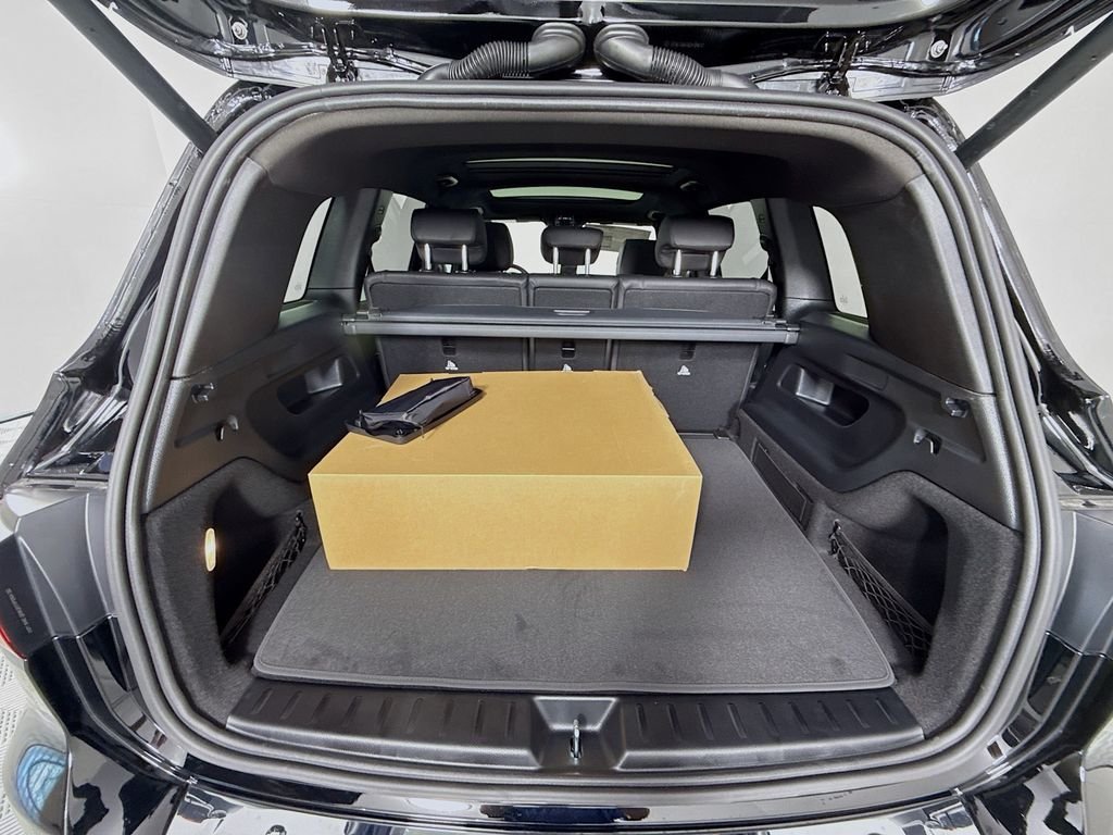 Used 2025 Black Mercedes-Benz GLB 250 image 10