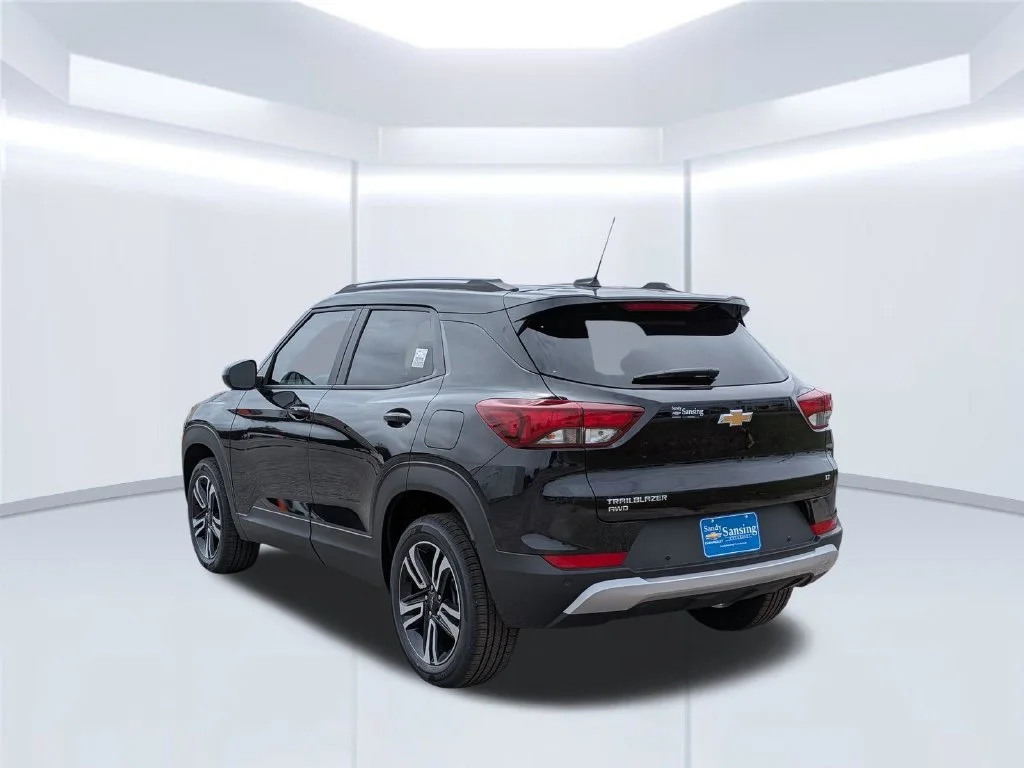 New 2026 Mosaic Black Metallic Chevrolet LT image 4