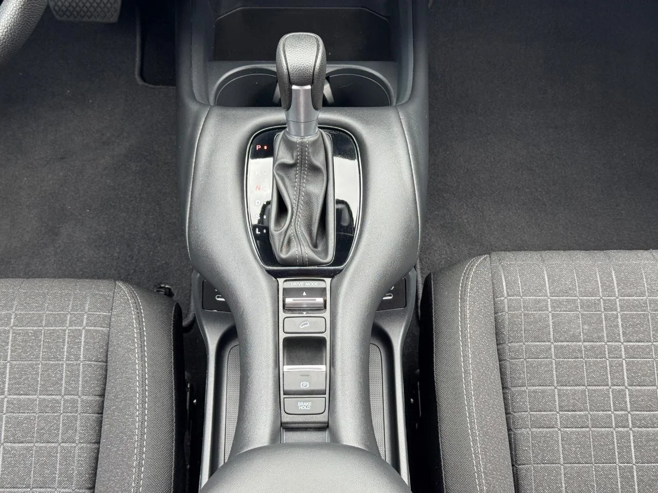 2025 Honda HR-V LX - Photo 16