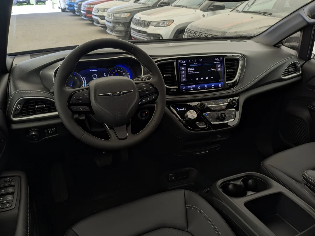 New 2026 Black Chrysler Select - - AWD - Full Sunroof - S Appearance - 360 Camera - Remote Start & More! image 24
