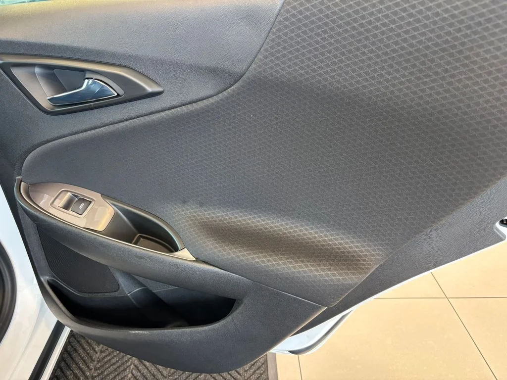 Used 2020 White Chevrolet LS image 29