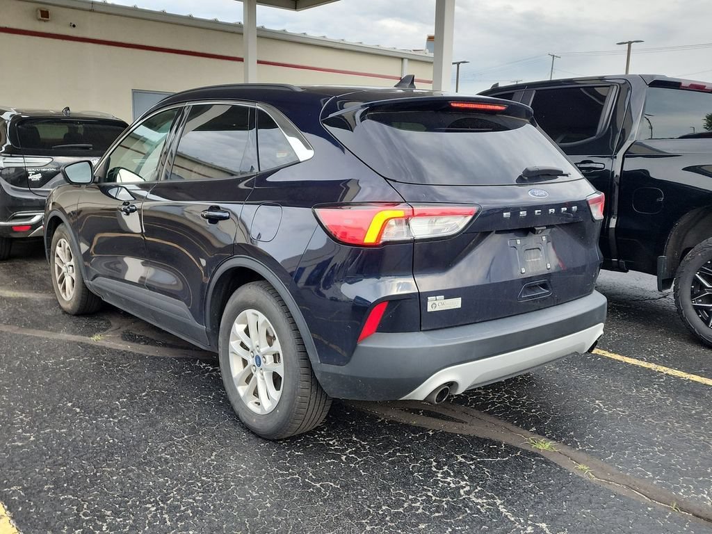 Used 2021  Ford SE image 3