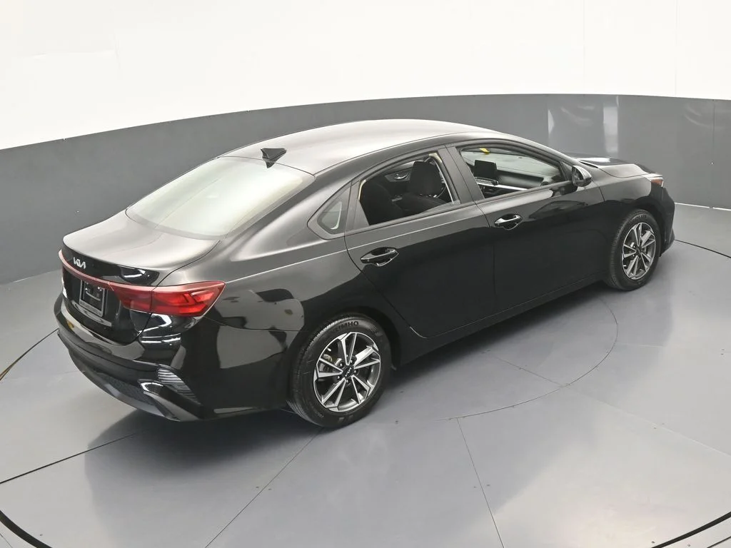 Used 2023 Aurora Black Pearl Kia LXS image 46