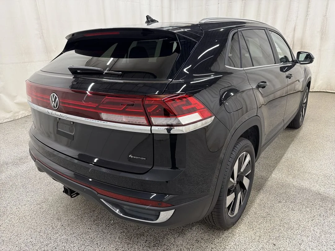 New 2026 Deep Black Pearl Volkswagen 2.0T SE w/Technology image 8