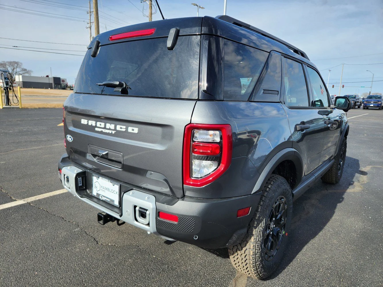New 2026 Carbonized Gray Metallic Ford Outer Banks image 4