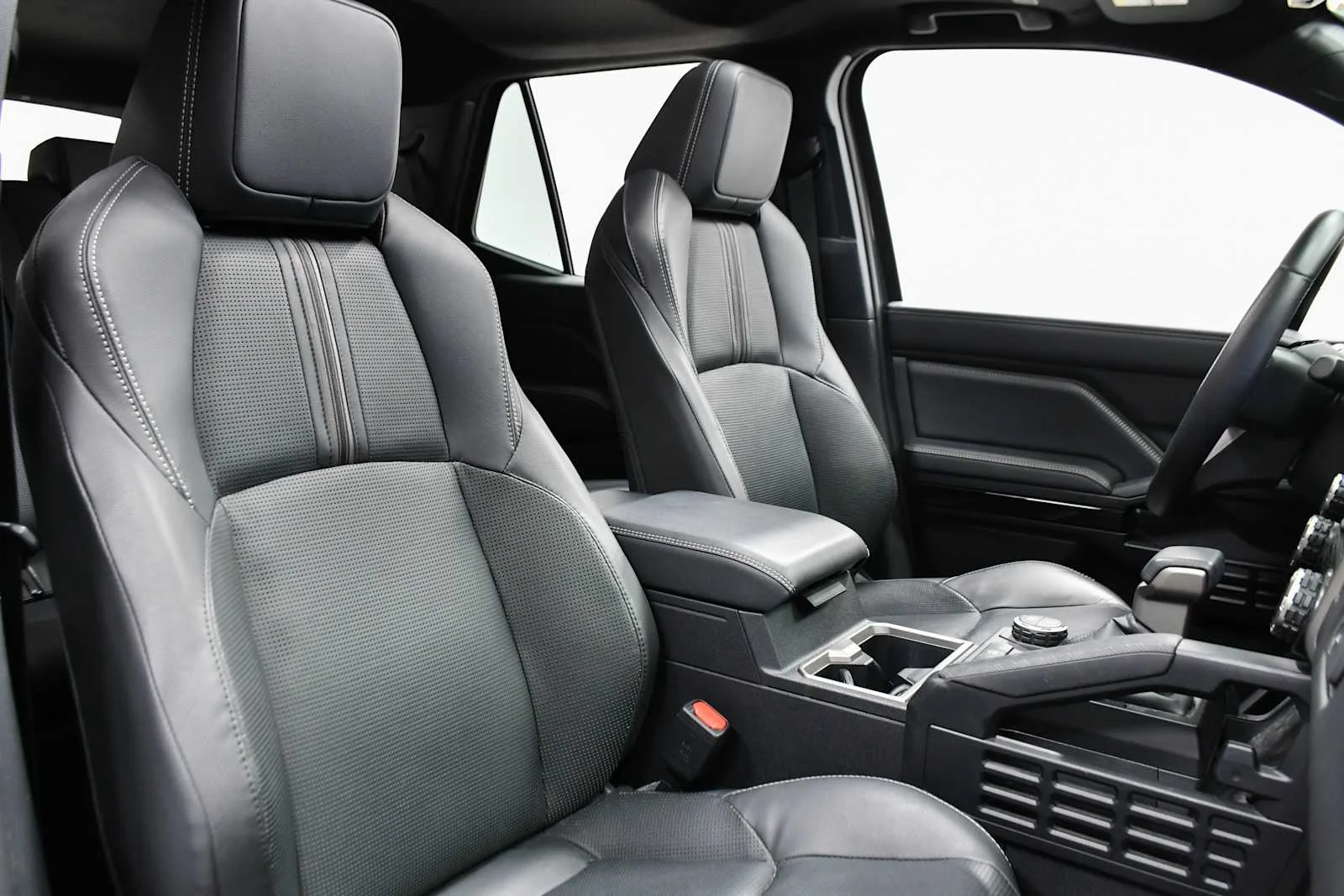 Used 2025 Underground Toyota Limited image 22