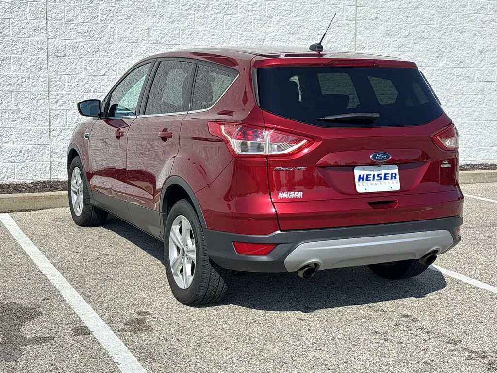 Used 2016 Red Ford SE image 11